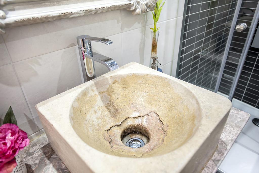 Typical Bairro Alto Apartment Lissabon Buitenkant foto